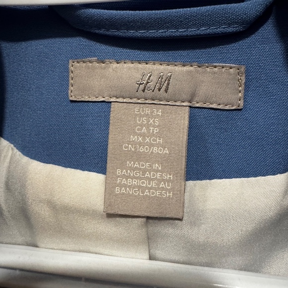 H&M Blazer - Picture 2 of 3